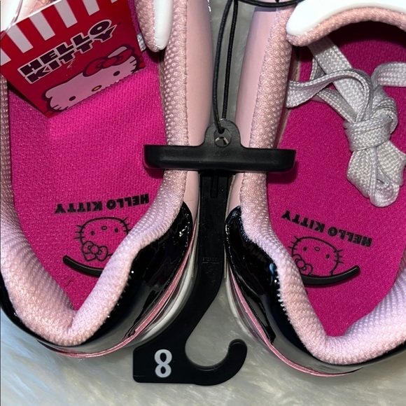 🆕 Sanrio Hello Kitty Sneakers Size 8 - Picture 6 of 9